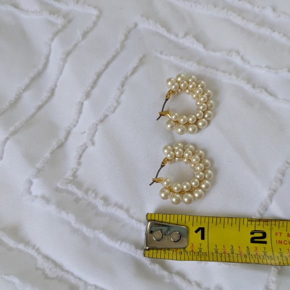 J Crew peal hoop pierced earrings - Picture 5 of 9